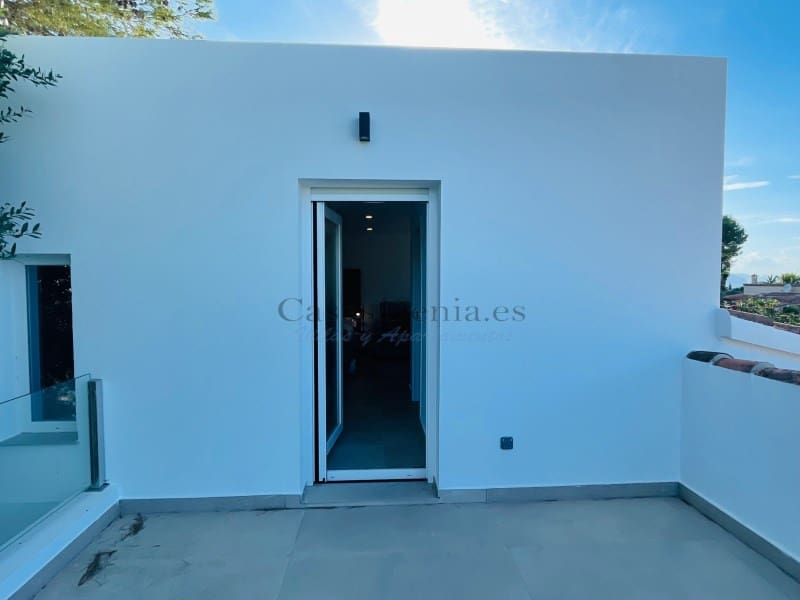 3 chambre Villa/Maison à vendre à Denia avec piscine - 785 000 € (Ref: 8776329)