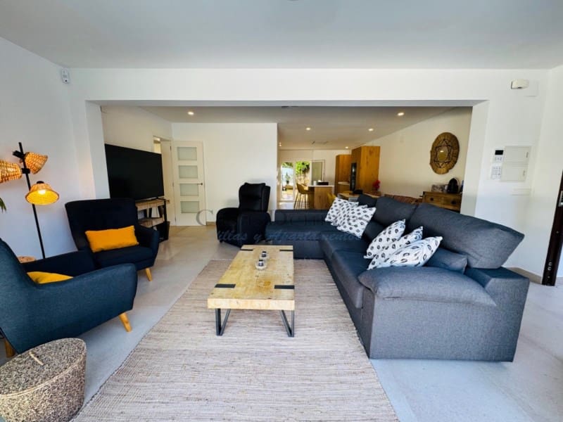 3 chambre Villa/Maison à vendre à Denia avec piscine - 785 000 € (Ref: 8776329)