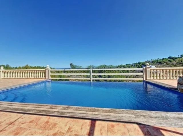 4 soveværelse Villa til salg i El Montgó, Dénia med garage - € 730.000 (Ref: 8947627)