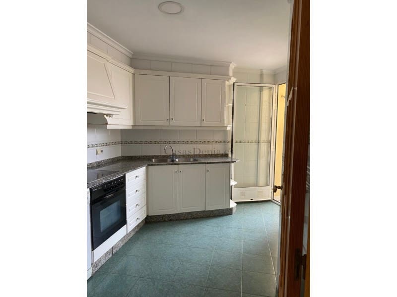 2 soveværelse Lejlighed til salg i Denia - € 240.000 (Ref: 8986363)