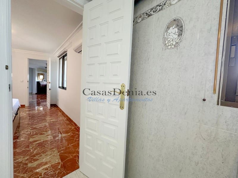 4 camera da letto Villa in vendita in Denia con piscina garage - 890.000 € (Rif: 9294474)