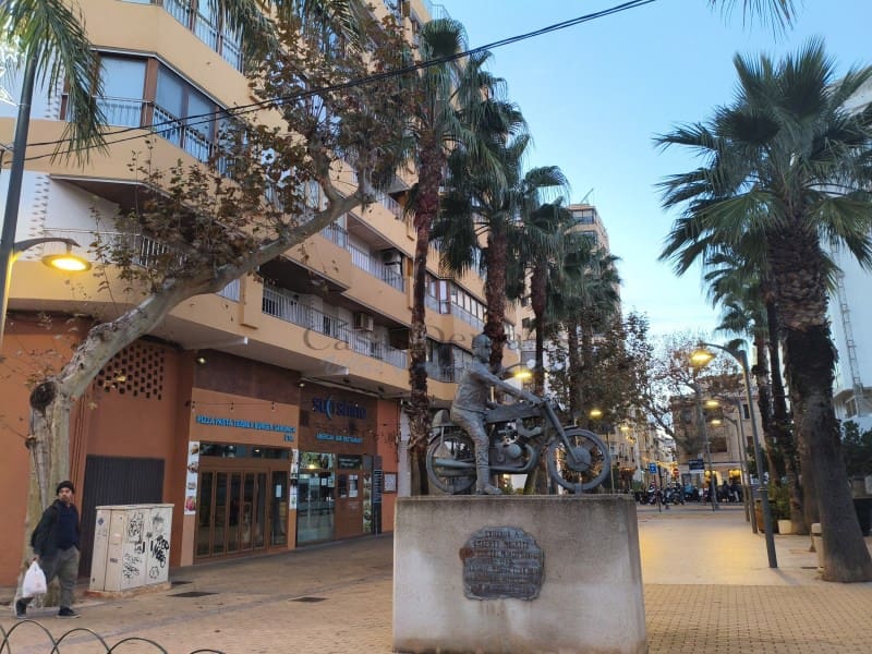 Piso de 3 habitaciones en Dénia en venta - 280.000 € (Ref: 9468424)