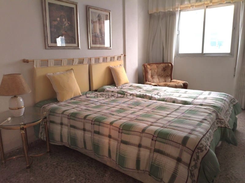 Piso de 3 habitaciones en Dénia en venta - 280.000 € (Ref: 9468424)