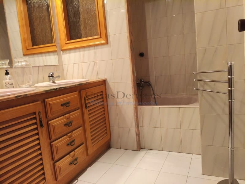 Piso de 3 habitaciones en Dénia en venta - 280.000 € (Ref: 9468424)