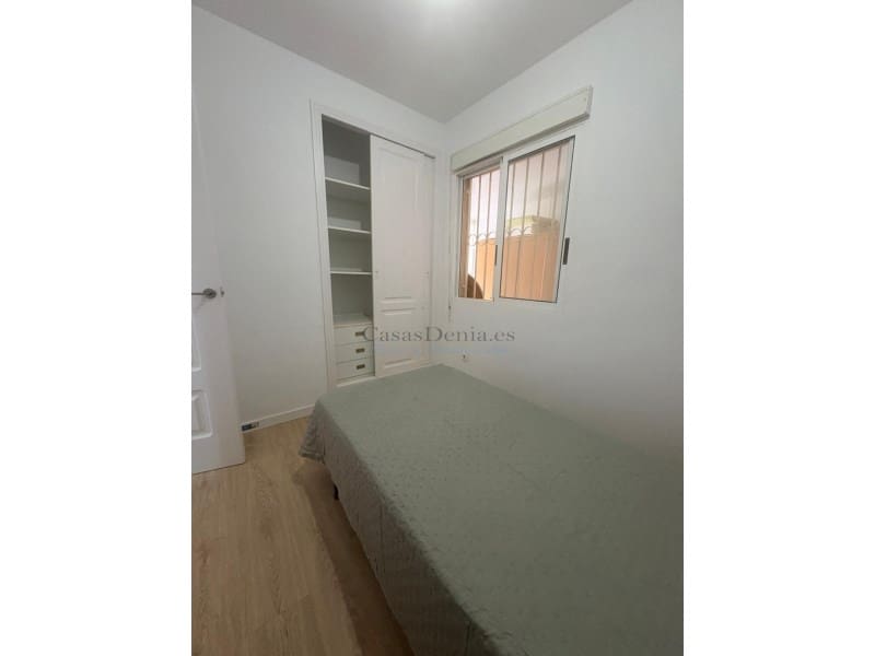 2 bedroom Apartment for sale in Denia with garage - € 193,000 (Ref: 9481312)