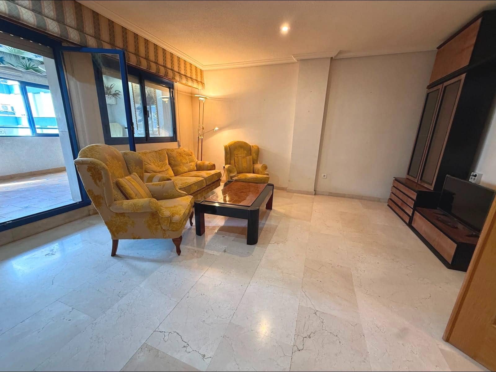 Ático de 2 habitaciones en Alicante / Alacant ciudad en alquiler con garaje - 1.200 € (Ref: 10009158)