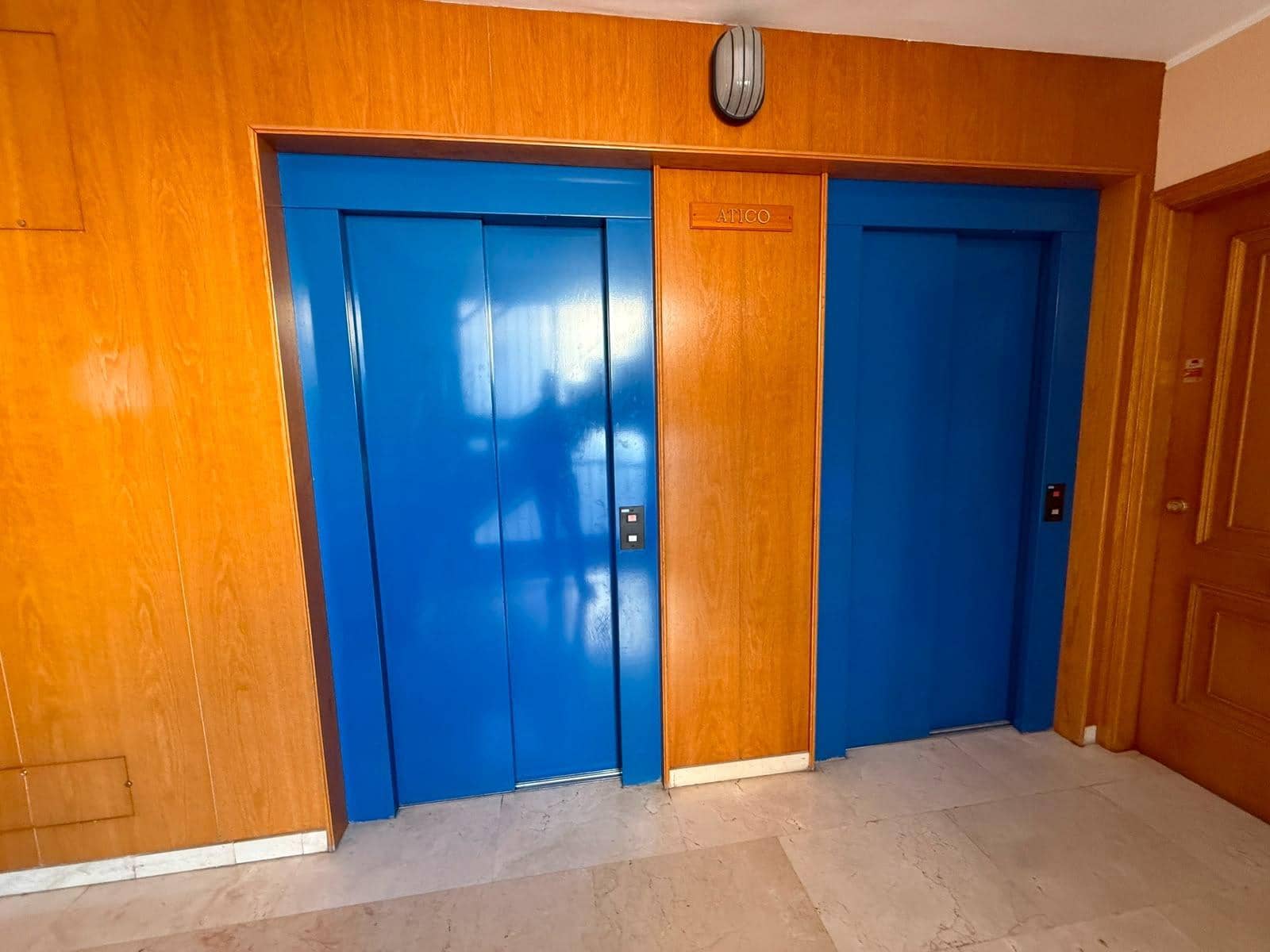 Ático de 2 habitaciones en Alicante / Alacant ciudad en alquiler con garaje - 1.200 € (Ref: 10009158)