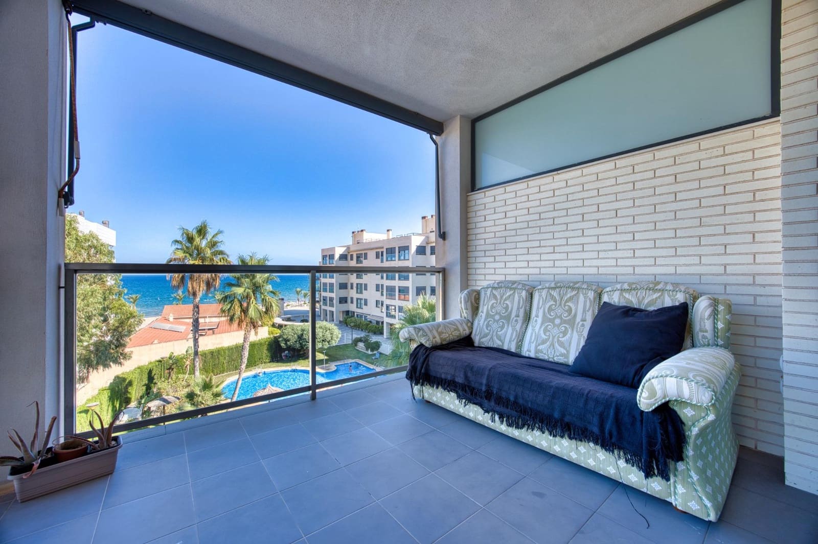3 bedroom Flat for sale in Playa de Muchavista with pool garage - € 670,000 (Ref: 10011519)