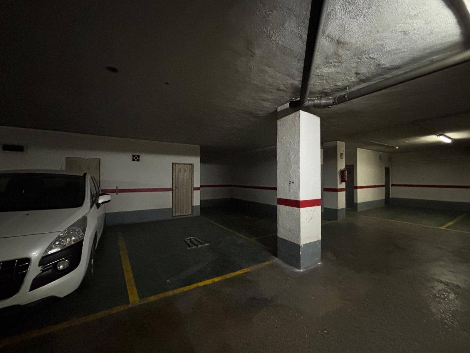 Garage for rent in Alicante / Alacant city - € 120 (Ref: 10015643)