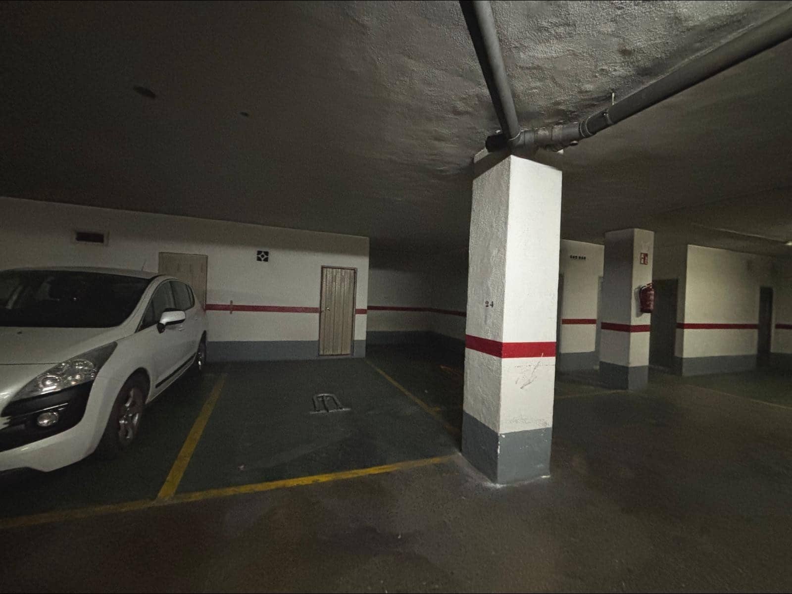 Garage for rent in Alicante / Alacant city - € 120 (Ref: 10015643)