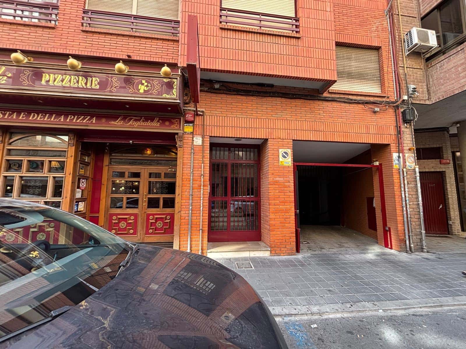 Garage for rent in Alicante / Alacant city - € 120 (Ref: 10015643)