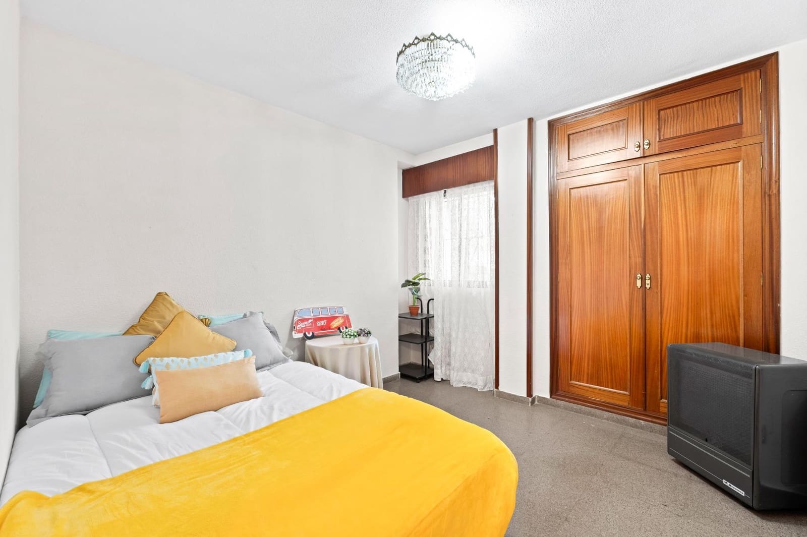 4 soveværelse Lejlighed til salg i Alicante by med garage - € 255.900 (Ref: 10017570)