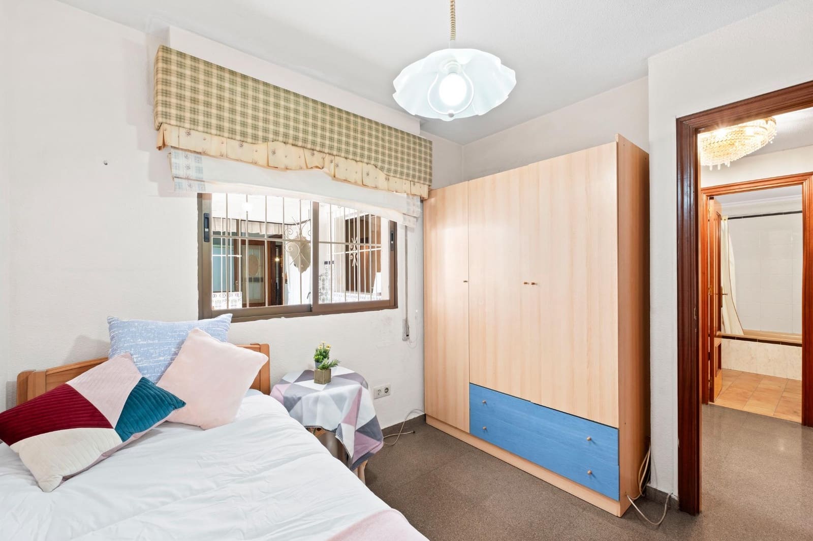 4 soveværelse Lejlighed til salg i Alicante by med garage - € 255.900 (Ref: 10017570)