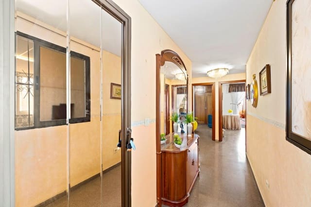 4 soveværelse Lejlighed til salg i Alicante by med garage - € 255.900 (Ref: 10017570)