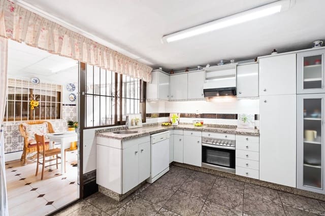 4 soveværelse Lejlighed til salg i Alicante by med garage - € 255.900 (Ref: 10017570)