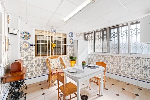 4 soveværelse Lejlighed til salg i Alicante by med garage - € 255.900 (Ref: 10017570)