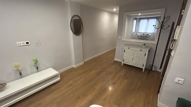3 soveværelse Lejlighed til leje i Carolinas Bajas, Alicante by - € 865 (Ref: 10030635)