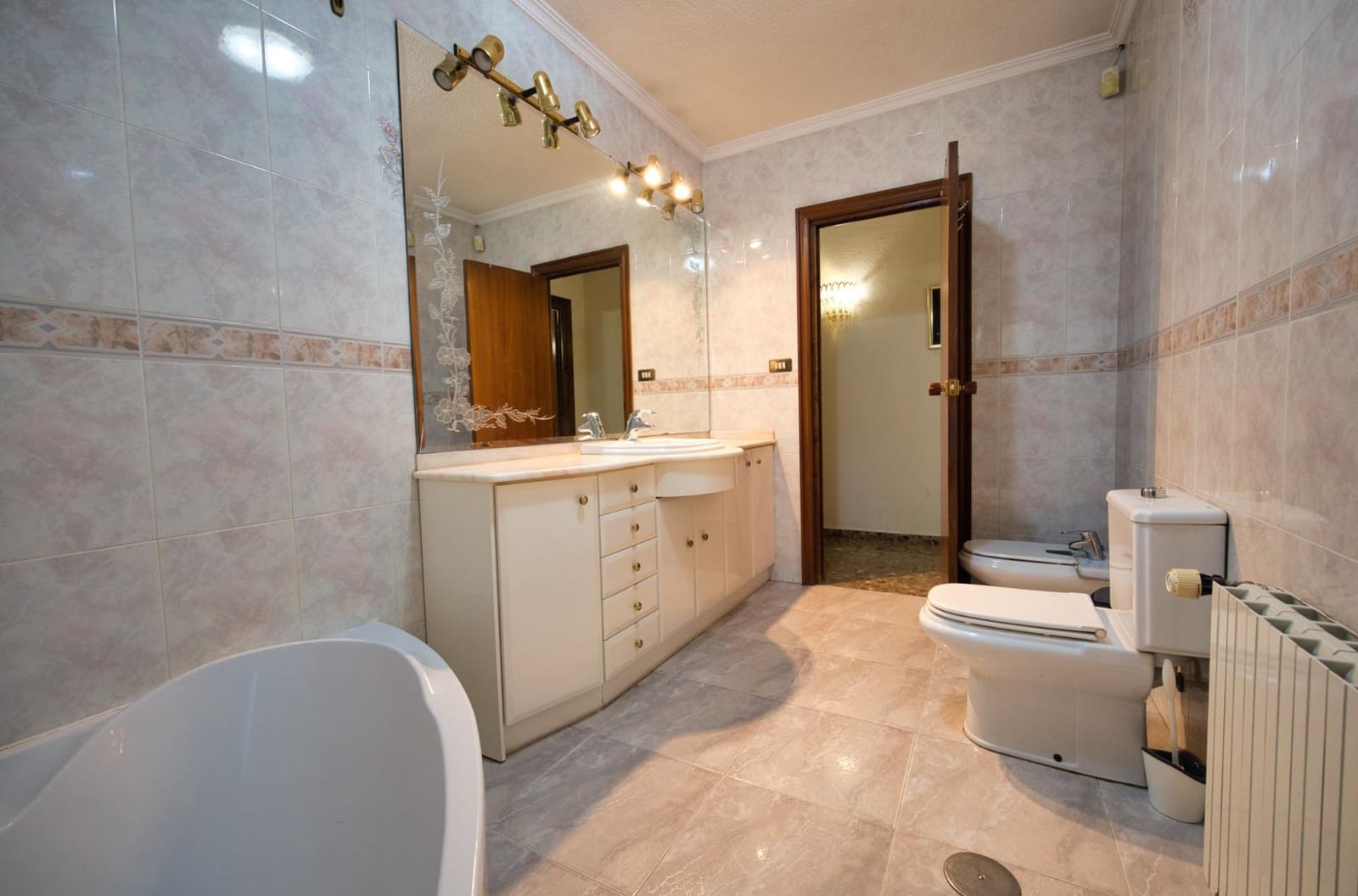 3 soverom Villa til salgs i Muchamiel / Mutxamel - € 674 000 (Ref: 10034046)