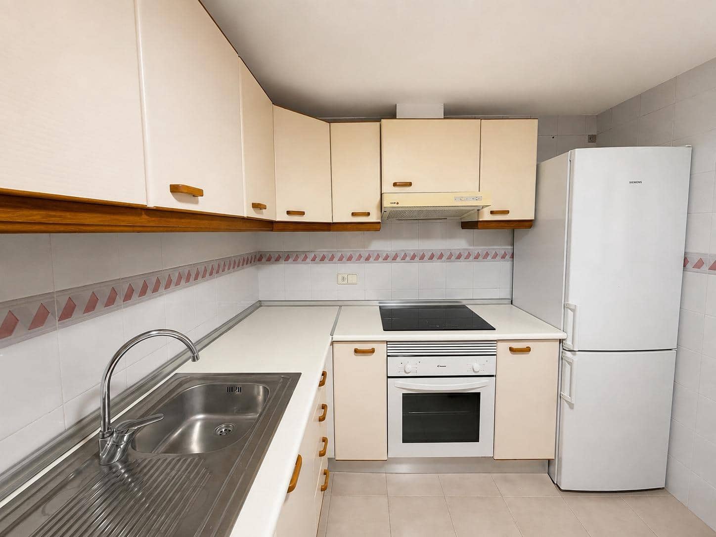4 Zimmer Wohnung zu vermieten in Alicante / Alacant Stadt - 1.500 € (Ref: 10035450)