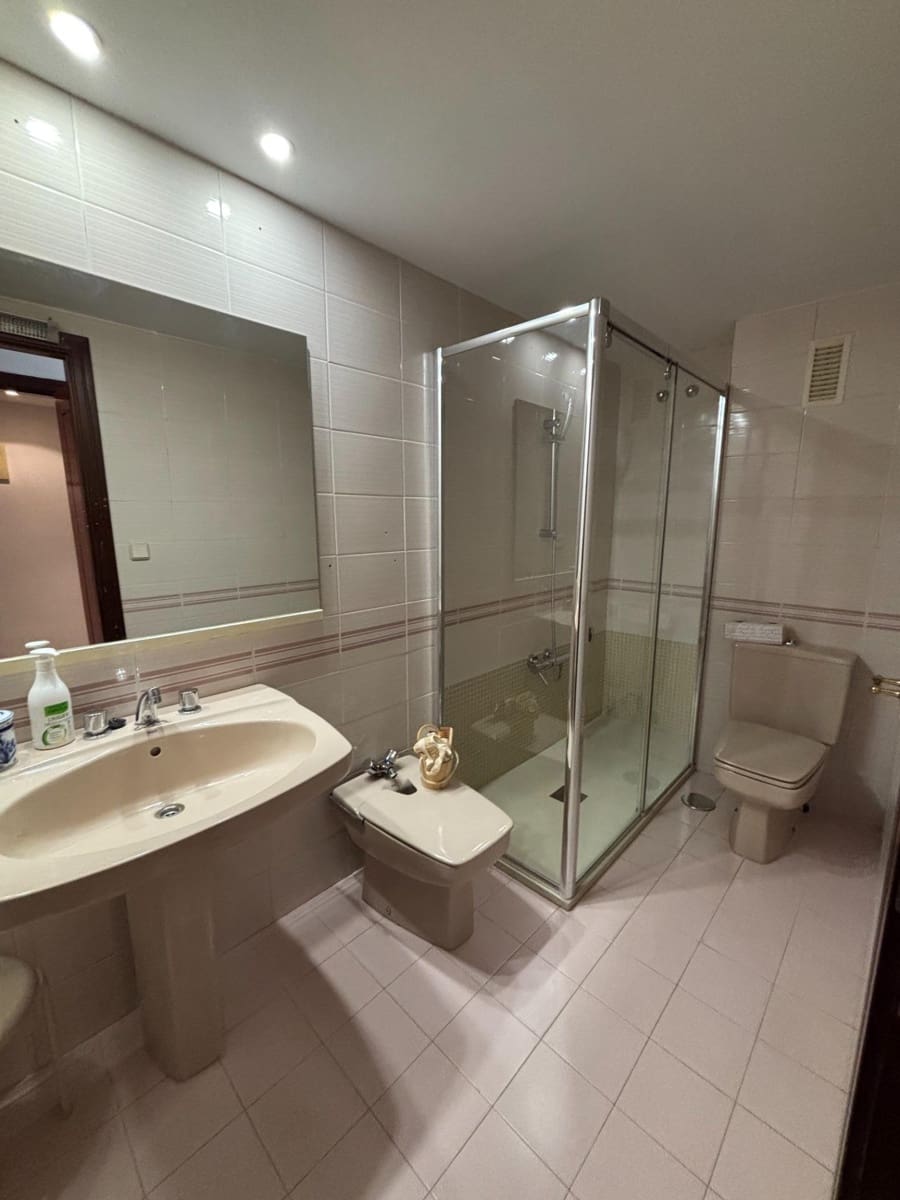 4 Zimmer Wohnung zu vermieten in Alicante / Alacant Stadt - 1.500 € (Ref: 10035450)