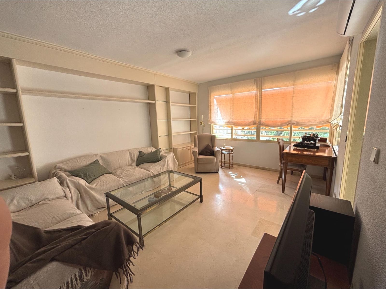 4 Zimmer Wohnung zu vermieten in Alicante / Alacant Stadt - 1.500 € (Ref: 10035450)