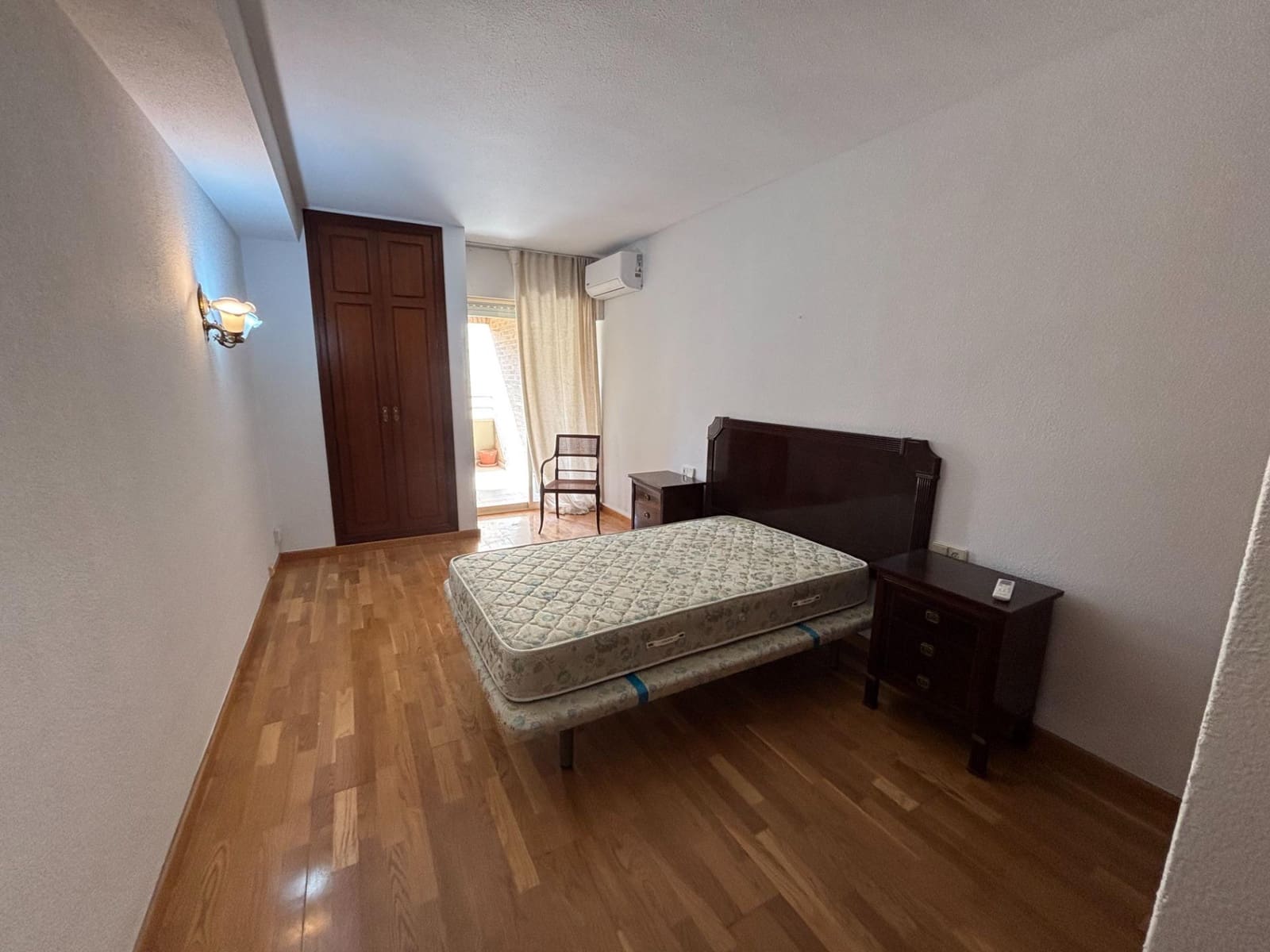 4 Zimmer Wohnung zu vermieten in Alicante / Alacant Stadt - 1.500 € (Ref: 10035450)