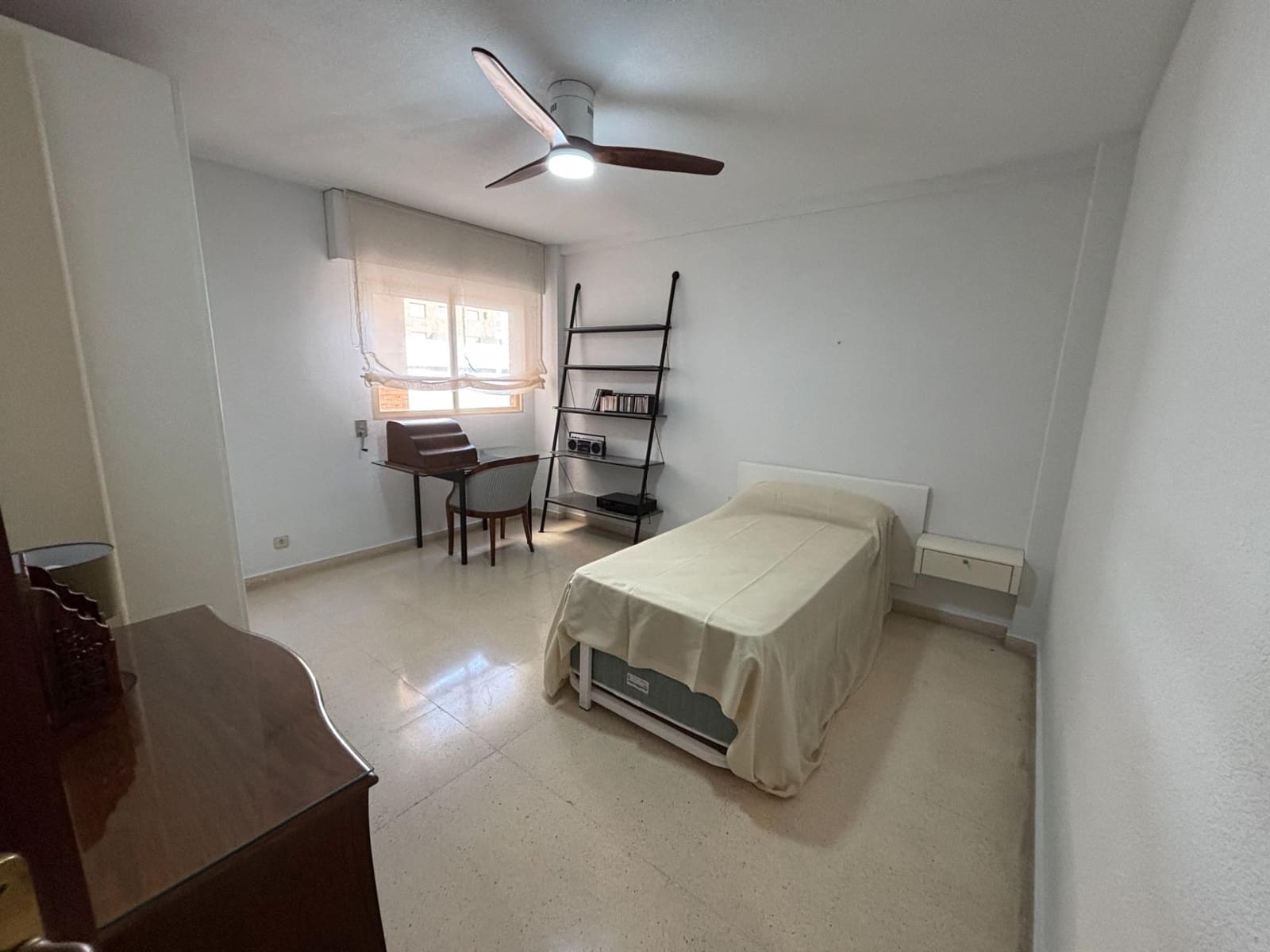 4 Zimmer Wohnung zu vermieten in Alicante / Alacant Stadt - 1.500 € (Ref: 10035450)