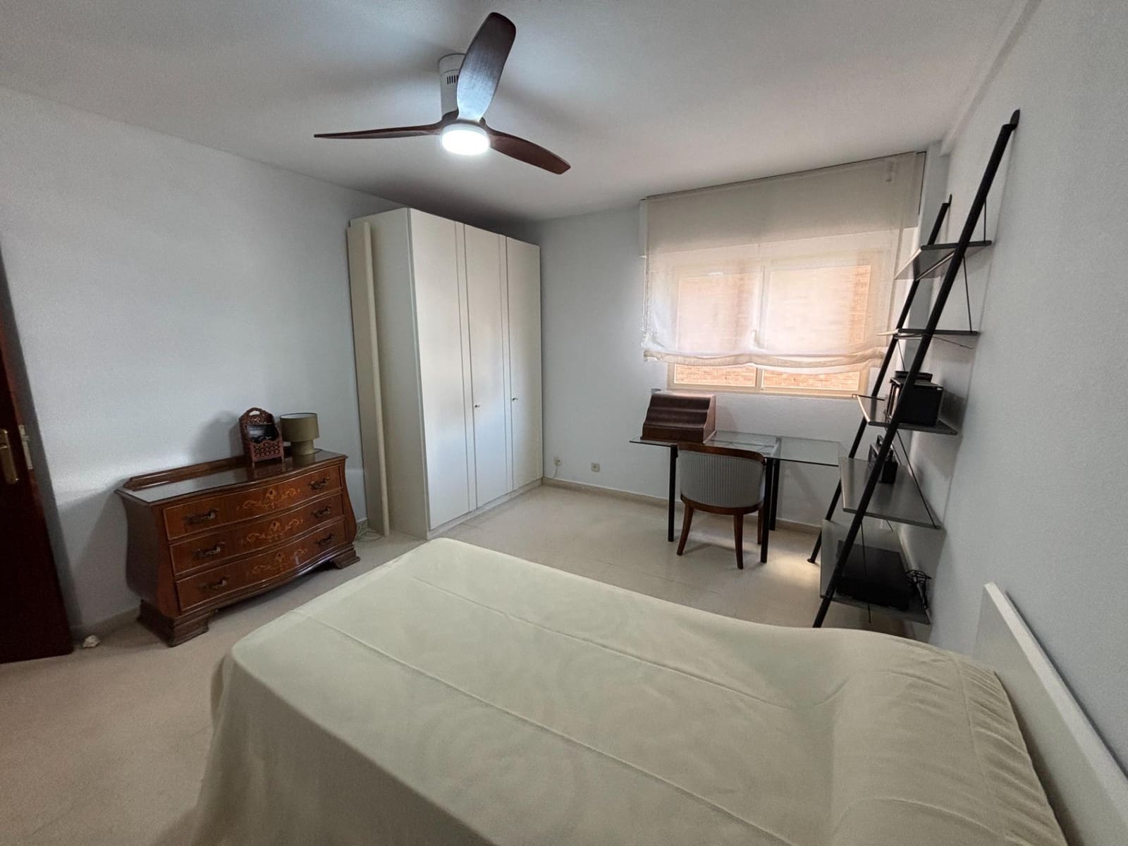 4 Zimmer Wohnung zu vermieten in Alicante / Alacant Stadt - 1.500 € (Ref: 10035450)