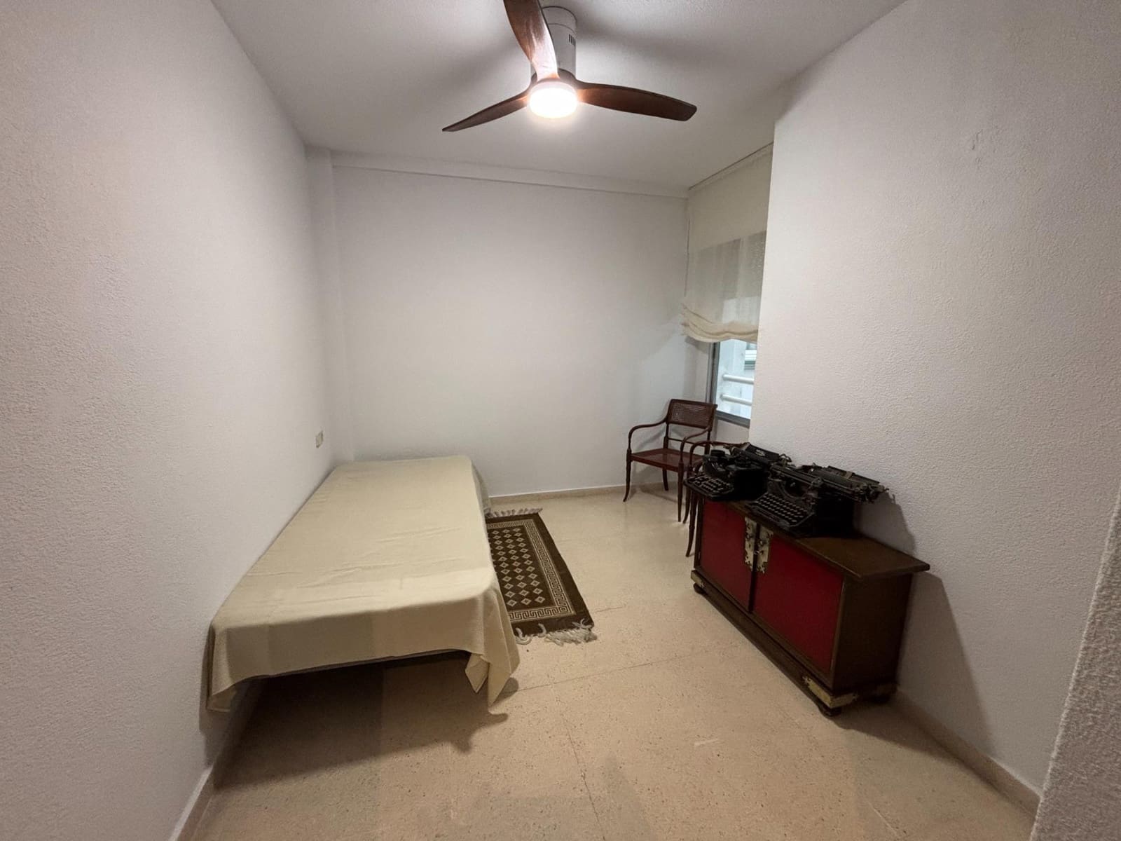 4 Zimmer Wohnung zu vermieten in Alicante / Alacant Stadt - 1.500 € (Ref: 10035450)