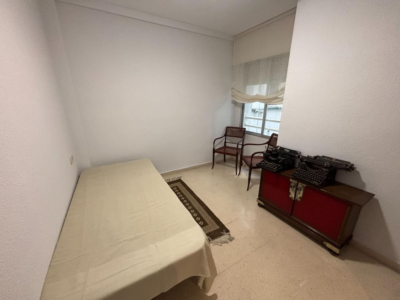 4 Zimmer Wohnung zu vermieten in Alicante / Alacant Stadt - 1.500 € (Ref: 10035450)