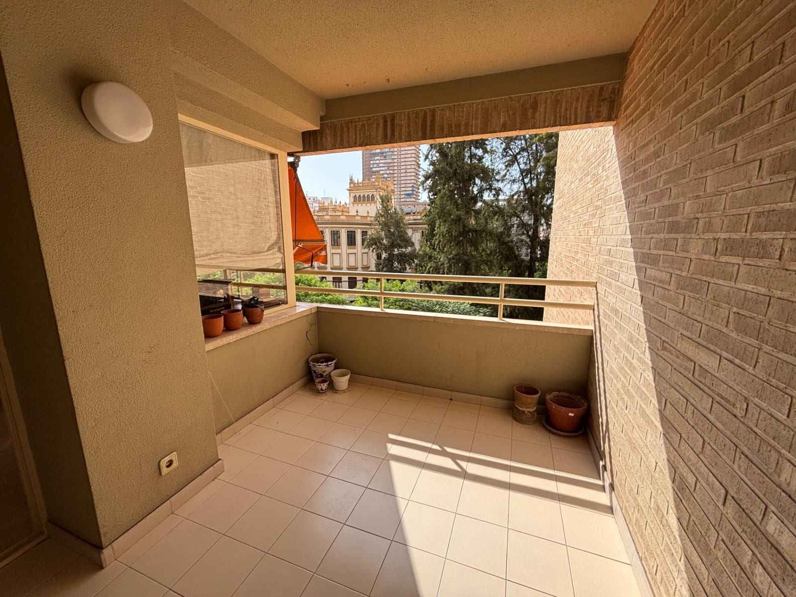 4 Zimmer Wohnung zu vermieten in Alicante / Alacant Stadt - 1.500 € (Ref: 10035450)