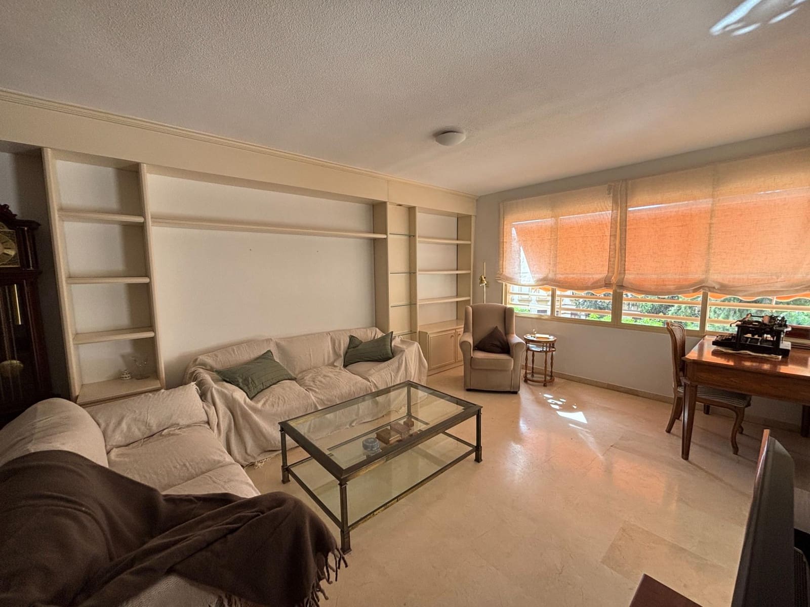 4 Zimmer Wohnung zu vermieten in Alicante / Alacant Stadt - 1.500 € (Ref: 10035450)