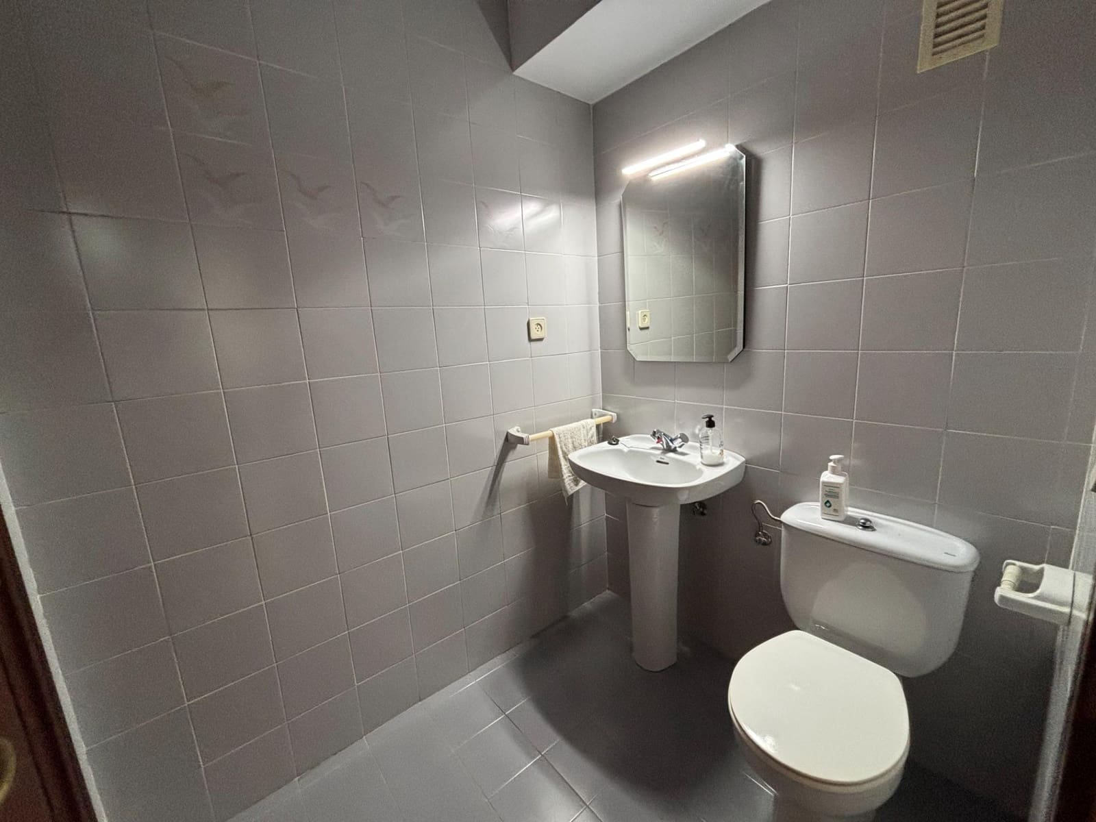4 Zimmer Wohnung zu vermieten in Alicante / Alacant Stadt - 1.500 € (Ref: 10035450)