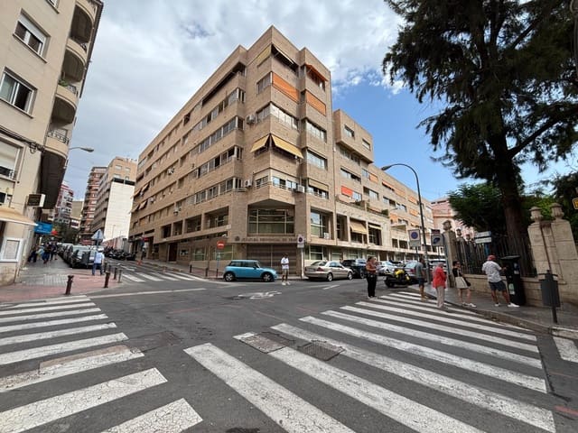4 Zimmer Wohnung zu vermieten in Alicante / Alacant Stadt - 1.500 € (Ref: 10035450)