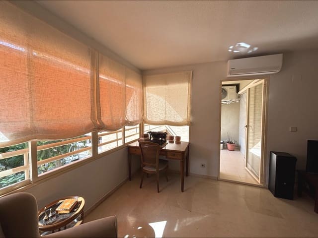 4 Zimmer Wohnung zu vermieten in Alicante / Alacant Stadt - 1.500 € (Ref: 10035450)