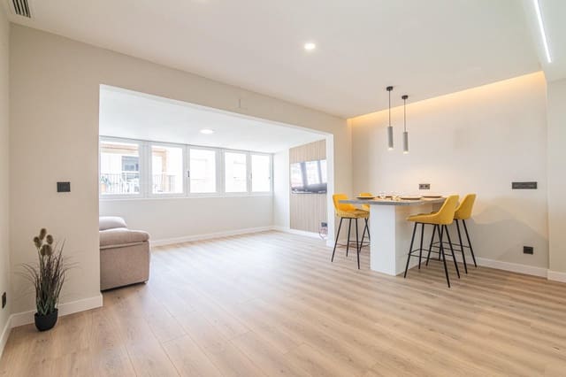3 chambre Penthouse à vendre à Santa Pola - 399 000 € (Ref: 10037495)
