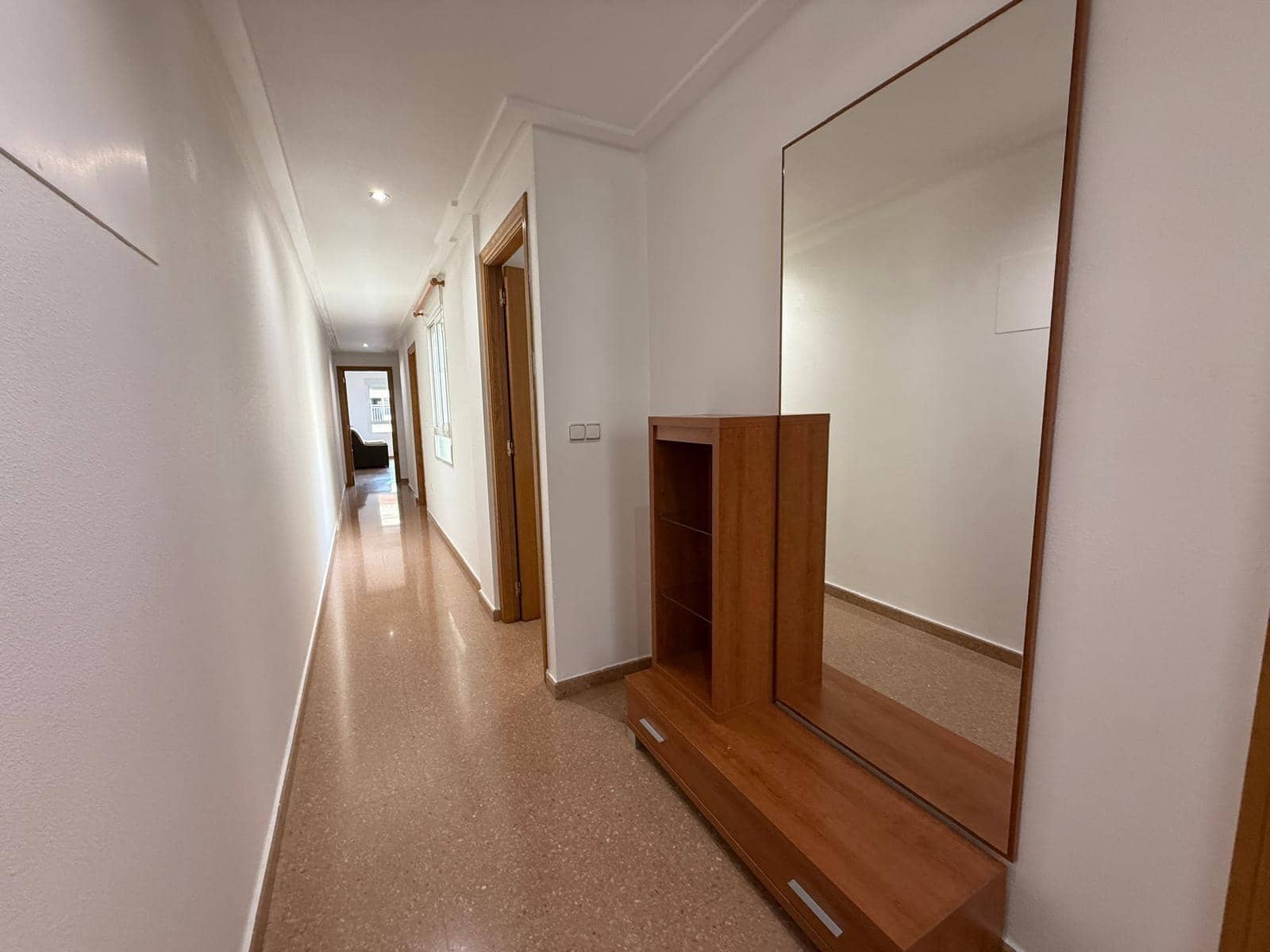 Piso de 3 habitaciones en Torrellano en alquiler con garaje - 860 € (Ref: 10049376)