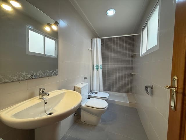 Piso de 3 habitaciones en Torrellano, Elche / Elx en alquiler con garaje - 860 € (Ref: 10049376)