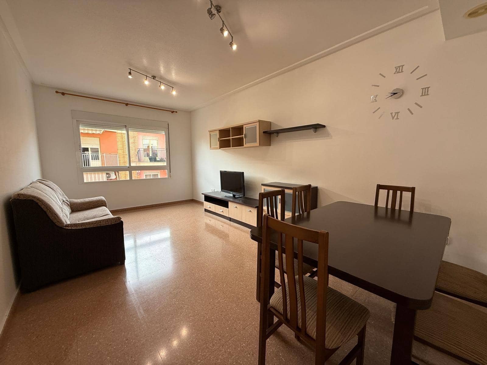 Piso de 3 habitaciones en Torrellano en alquiler con garaje - 860 € (Ref: 10049376)