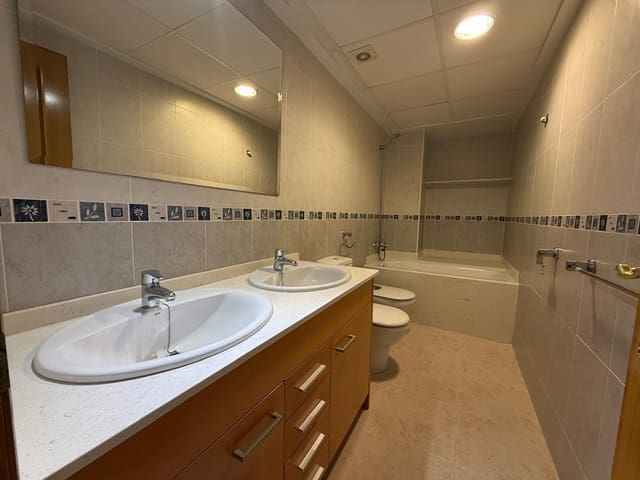 Piso de 3 habitaciones en Torrellano, Elche / Elx en alquiler con garaje - 860 € (Ref: 10049376)