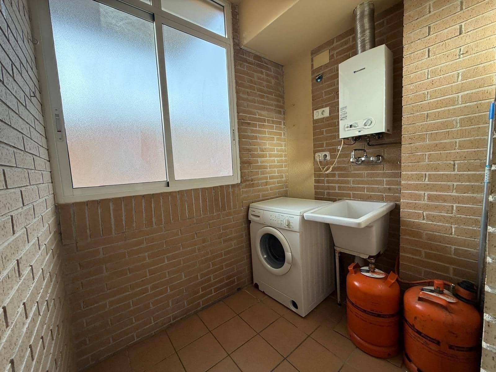 Piso de 3 habitaciones en Torrellano en alquiler con garaje - 860 € (Ref: 10049376)