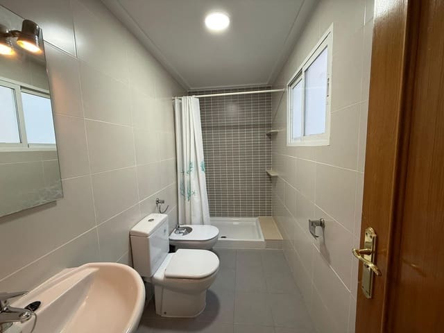 Appartement de 2 chambres à louer à Torrellano, Elche / Elx - 860 € (Ref: 10049376)