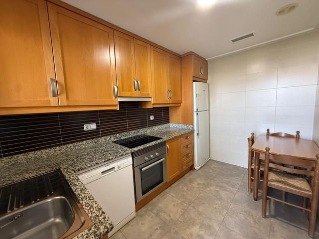 Piso de 2 habitaciones en Torrellano, Elche / Elx en alquiler con garaje - 860 € (Ref: 10049376)