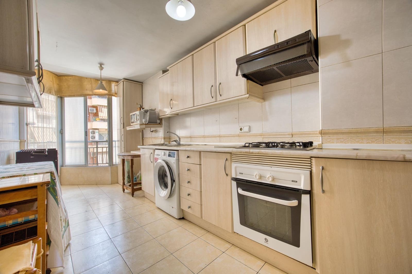 3 bedroom Flat for sale in Alicante / Alacant city with garage - € 345,400 (Ref: 10100246)