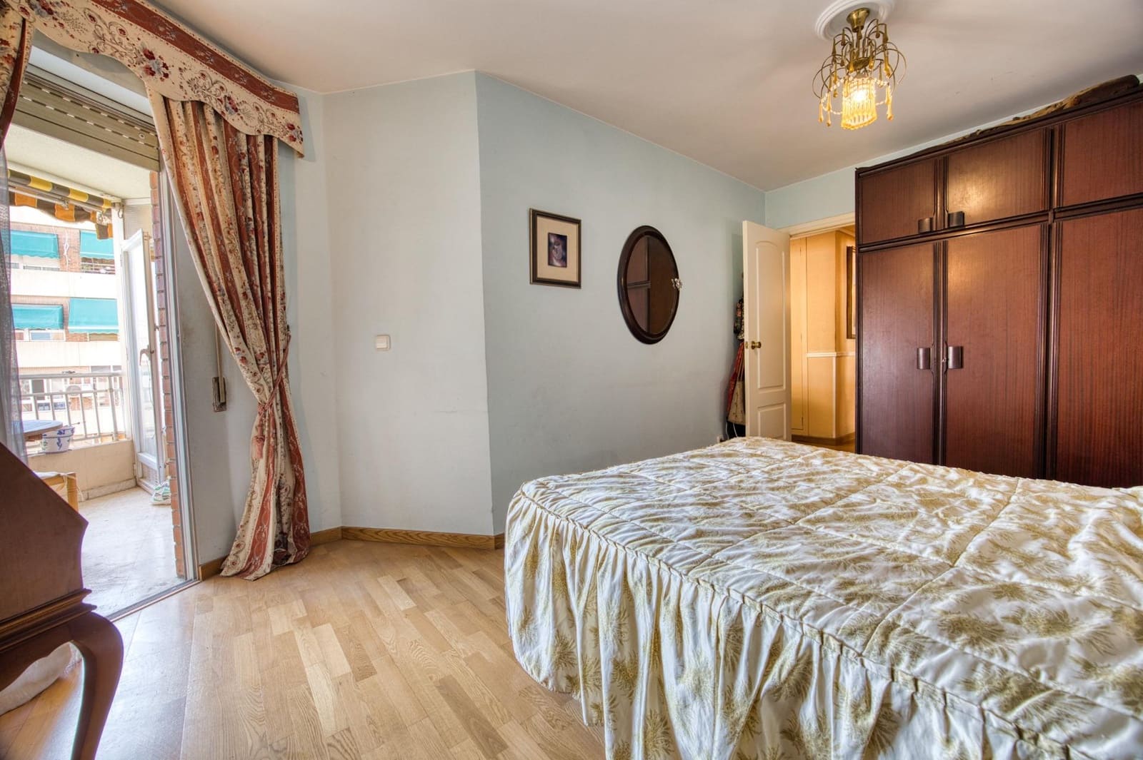 3 bedroom Flat for sale in Alicante / Alacant city with garage - € 345,400 (Ref: 10100246)