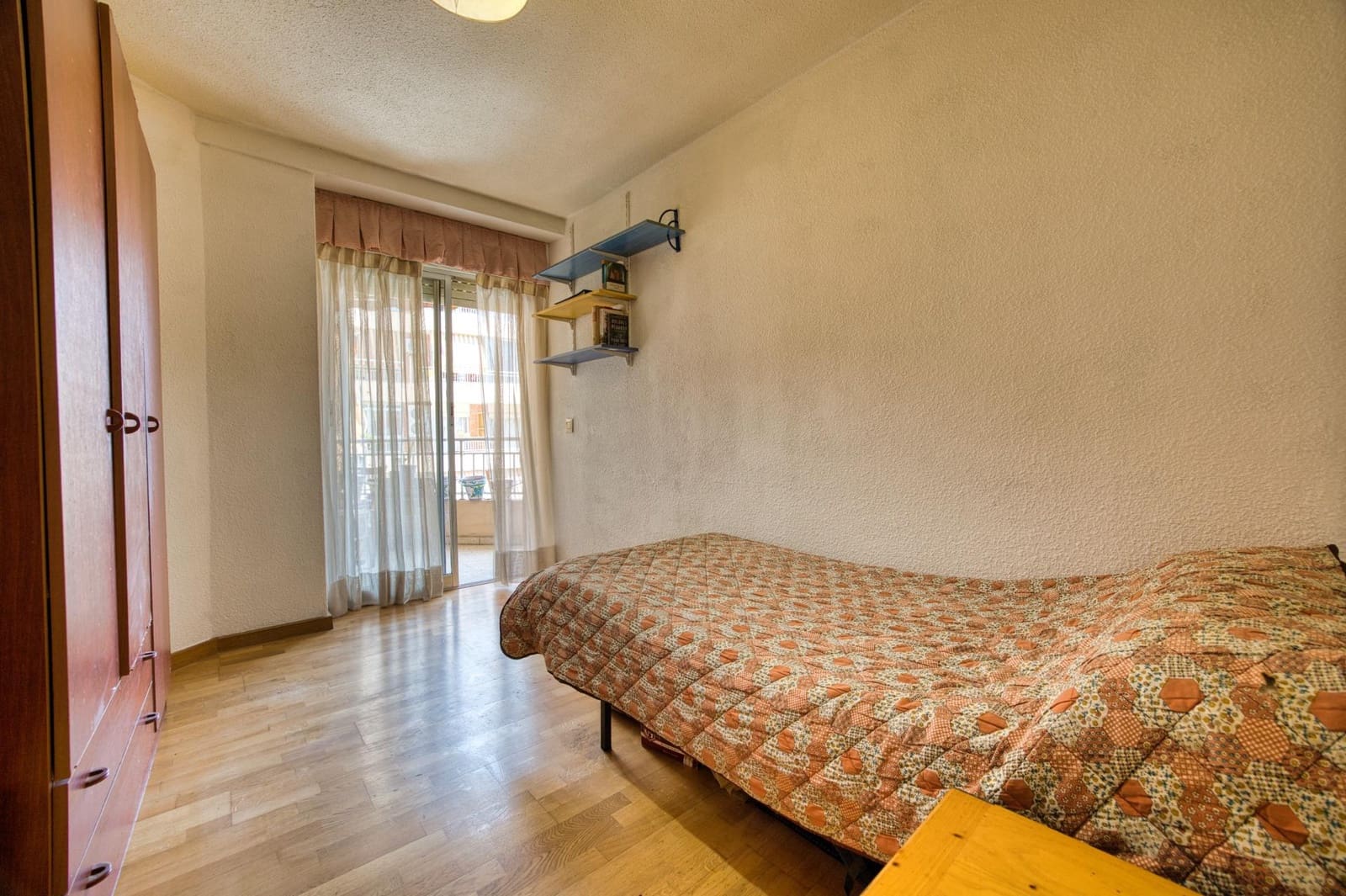 3 bedroom Flat for sale in Alicante / Alacant city with garage - € 345,400 (Ref: 10100246)