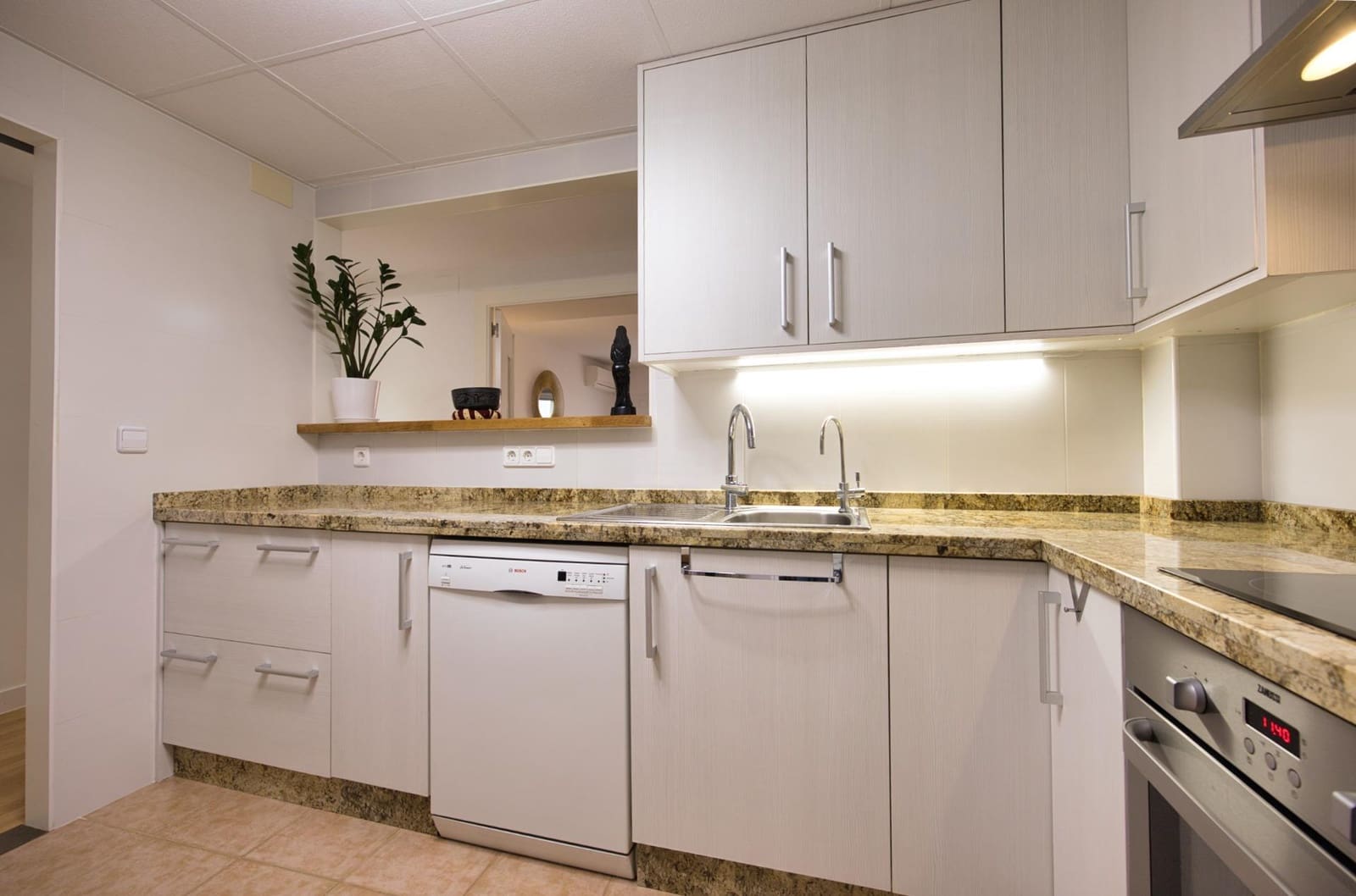 3 bedroom Flat for sale in Alicante / Alacant city with garage - € 397,000 (Ref: 10100247)