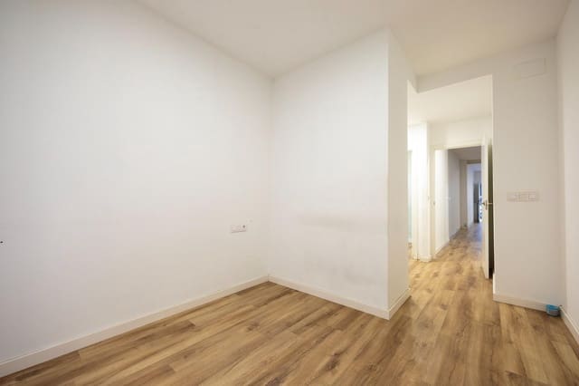 Bureau de 2 chambres à louer à Alicante ville - 1 000 € (Ref: 10109766)