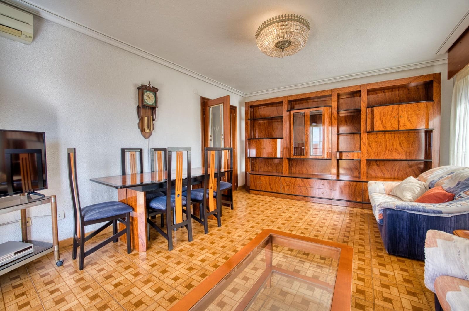 4 sovrum Lägenhet till salu i Alicante stad med pool garage - 280 000 € (Ref: 10151510)