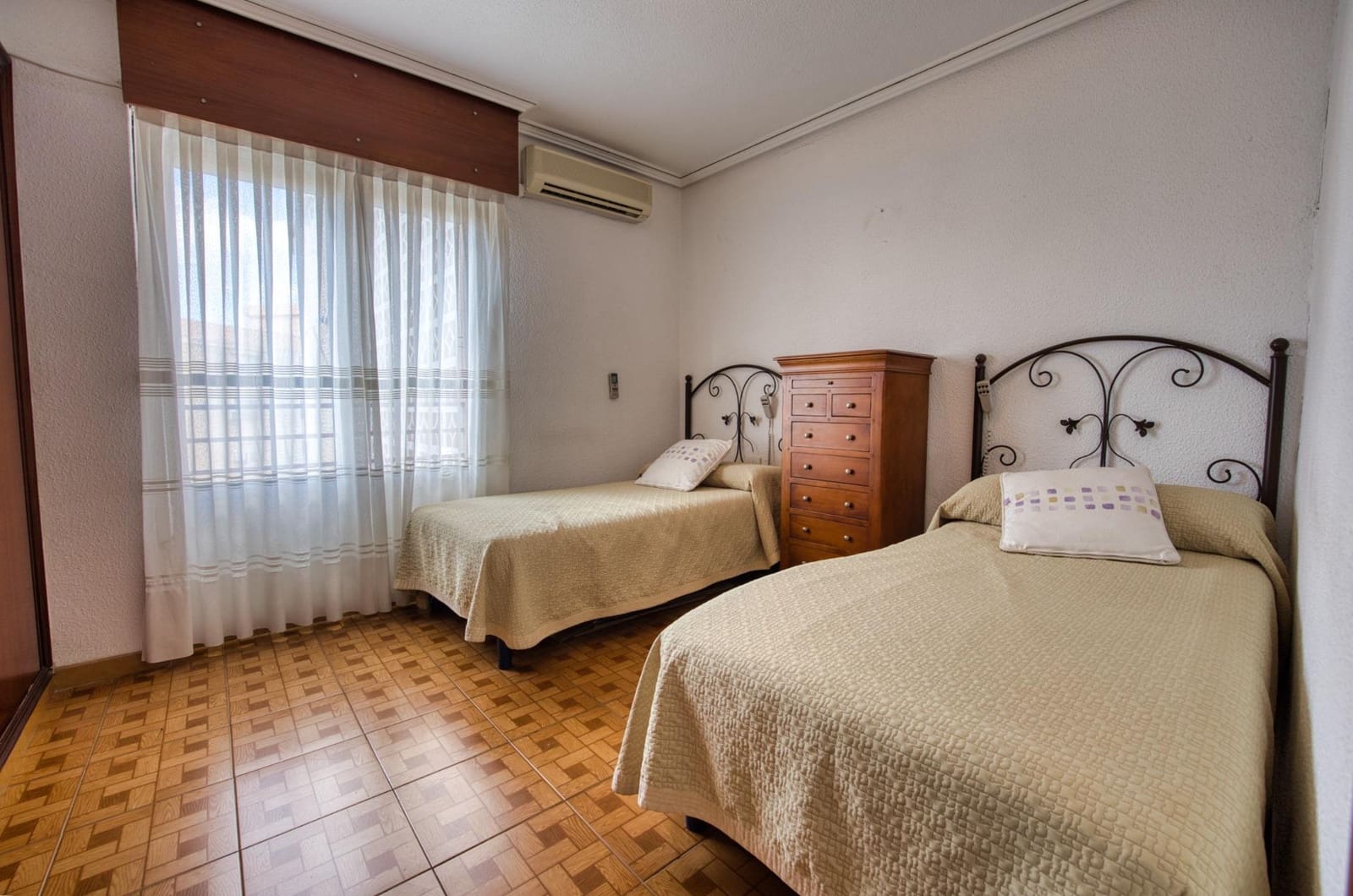 4 sovrum Lägenhet till salu i Alicante stad med pool garage - 280 000 € (Ref: 10151510)